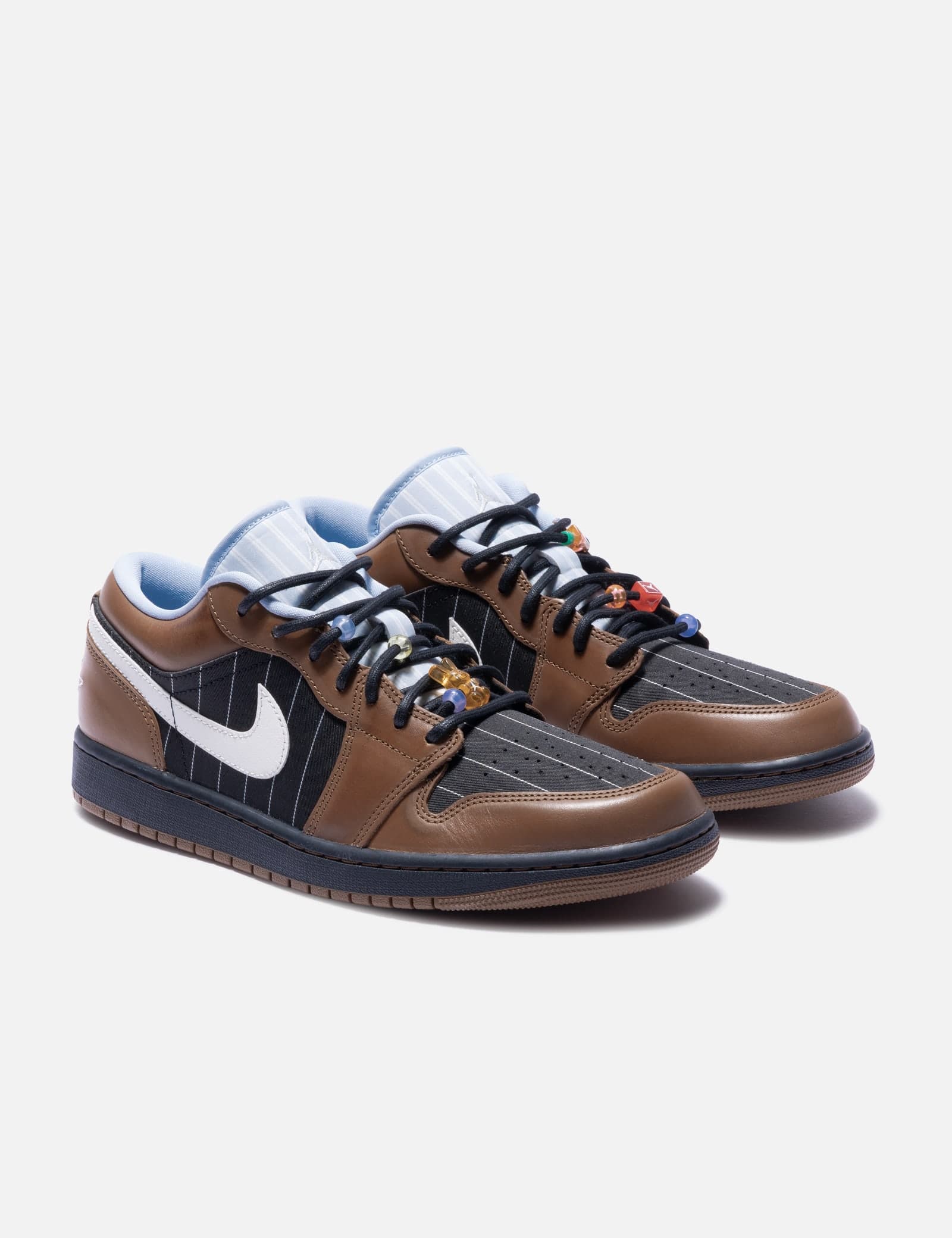 Air Jordan 1 Low SE view 4