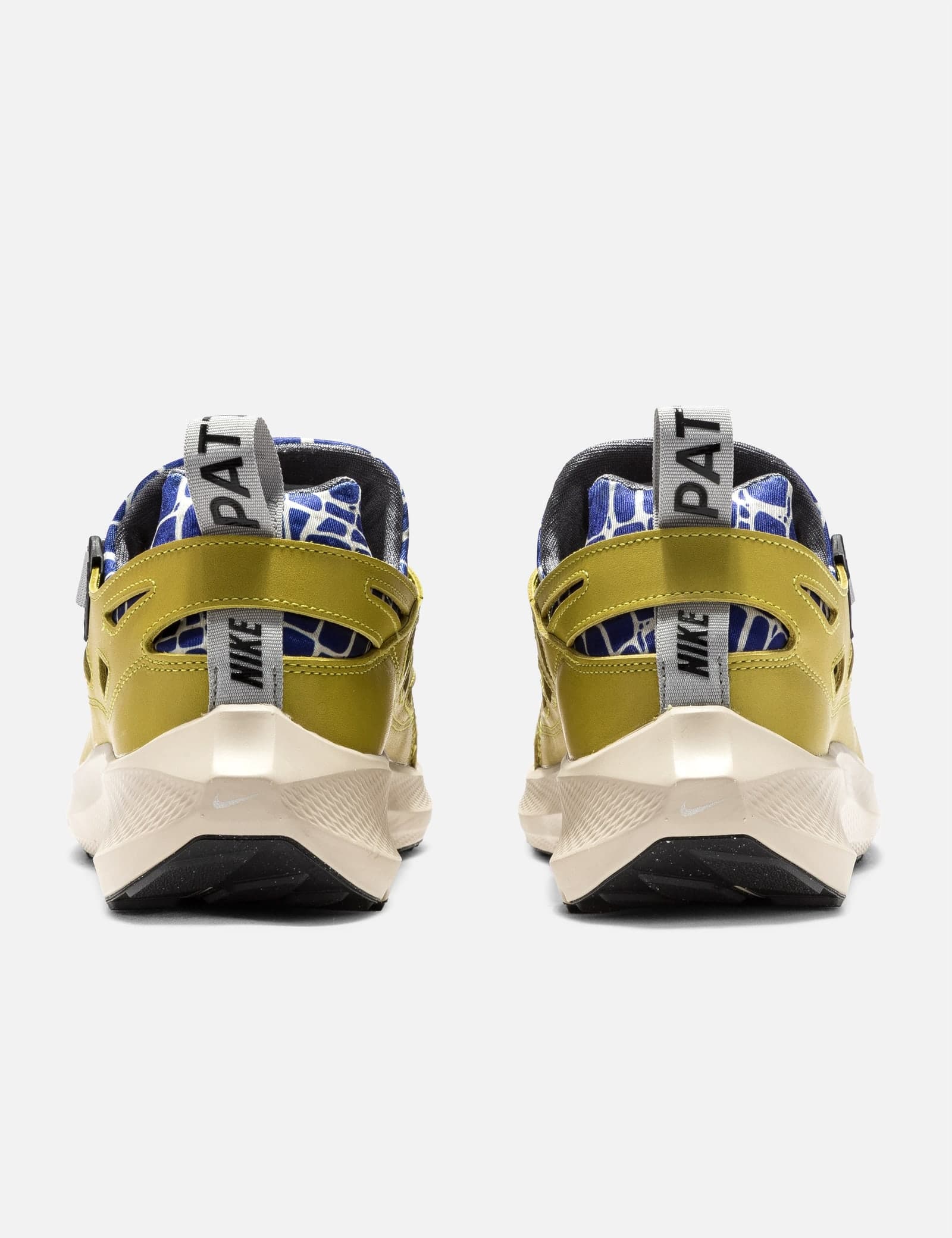 X Patta Air Huarache 20Y24 view 3