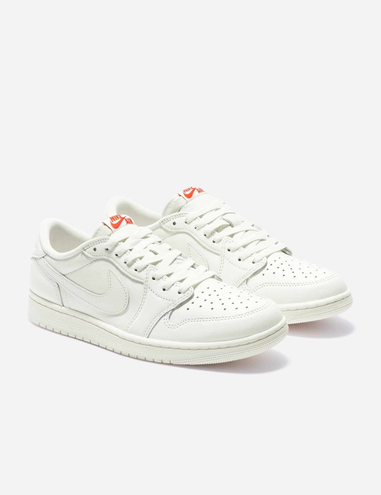 Air Jordan 1 Retro Low OG view 3
