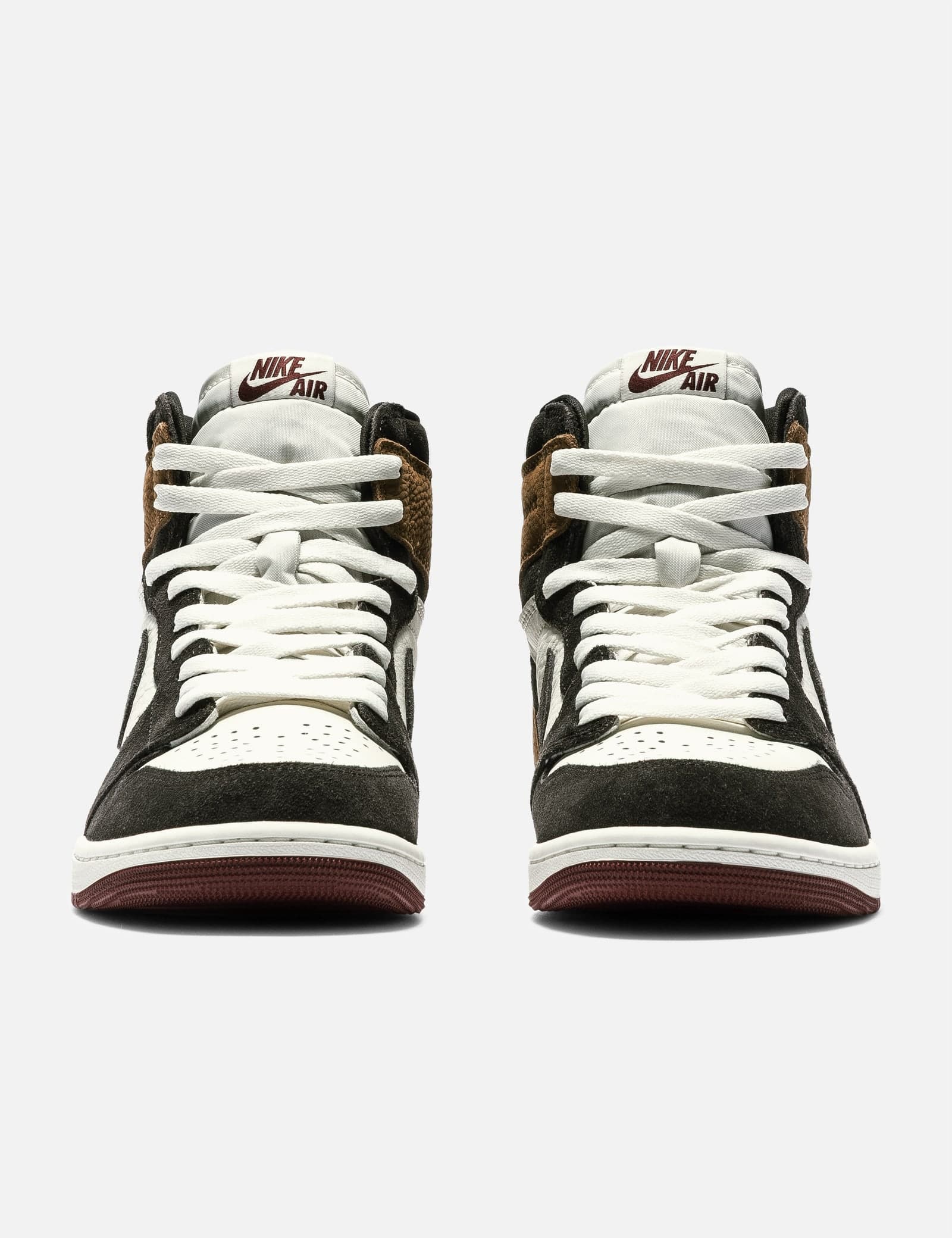 Air Jordan 1 Retro High OG view 2