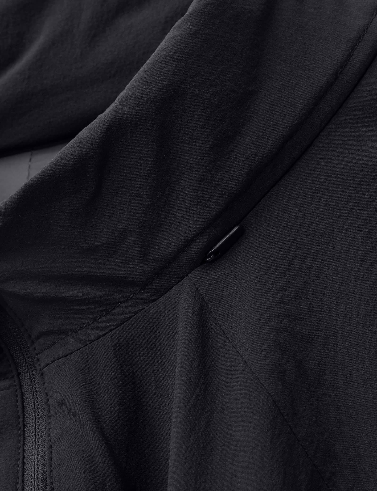 X POST ARCHIVE FACTION (PAF) Perforated Windbreaker view 15