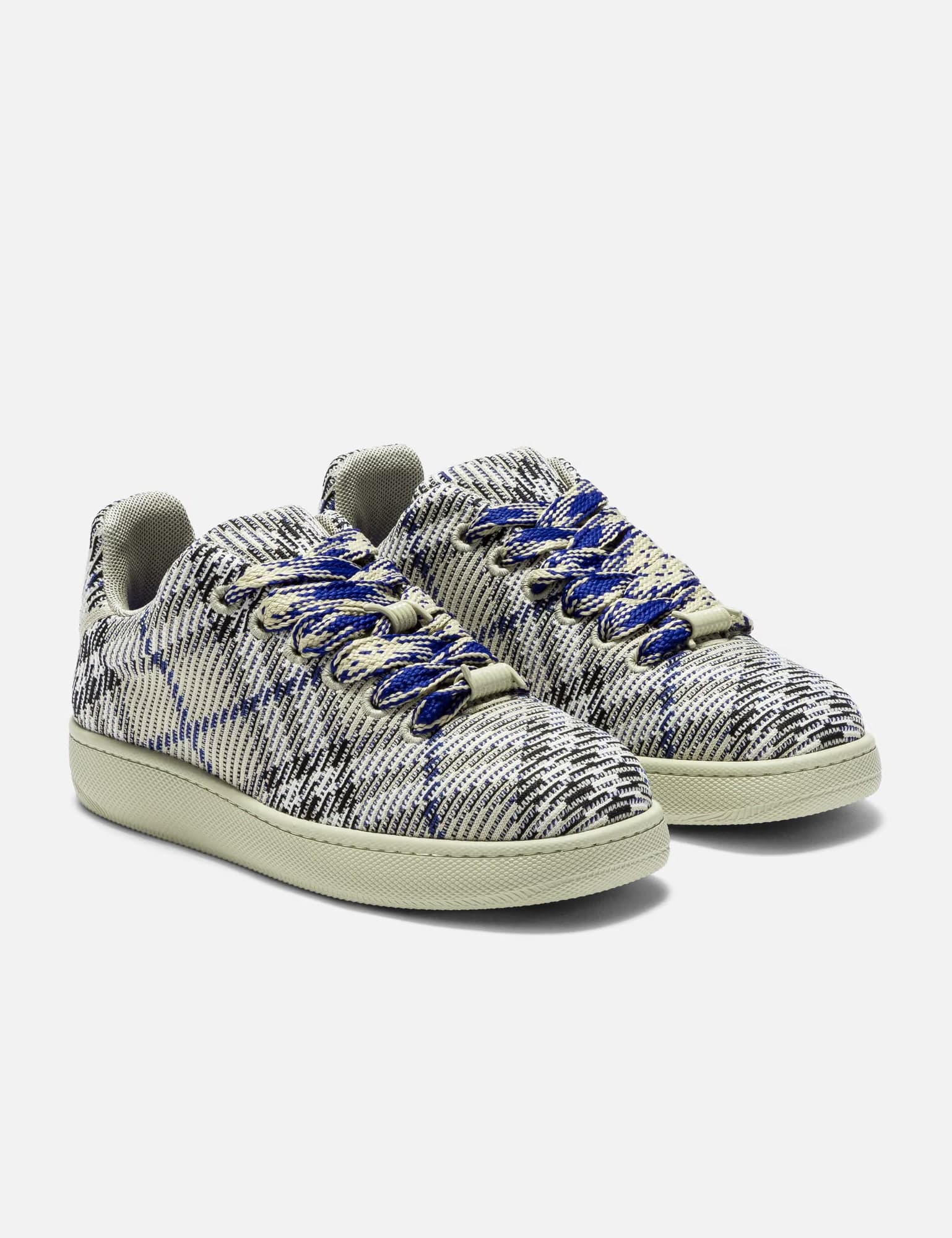 Burberry view 8