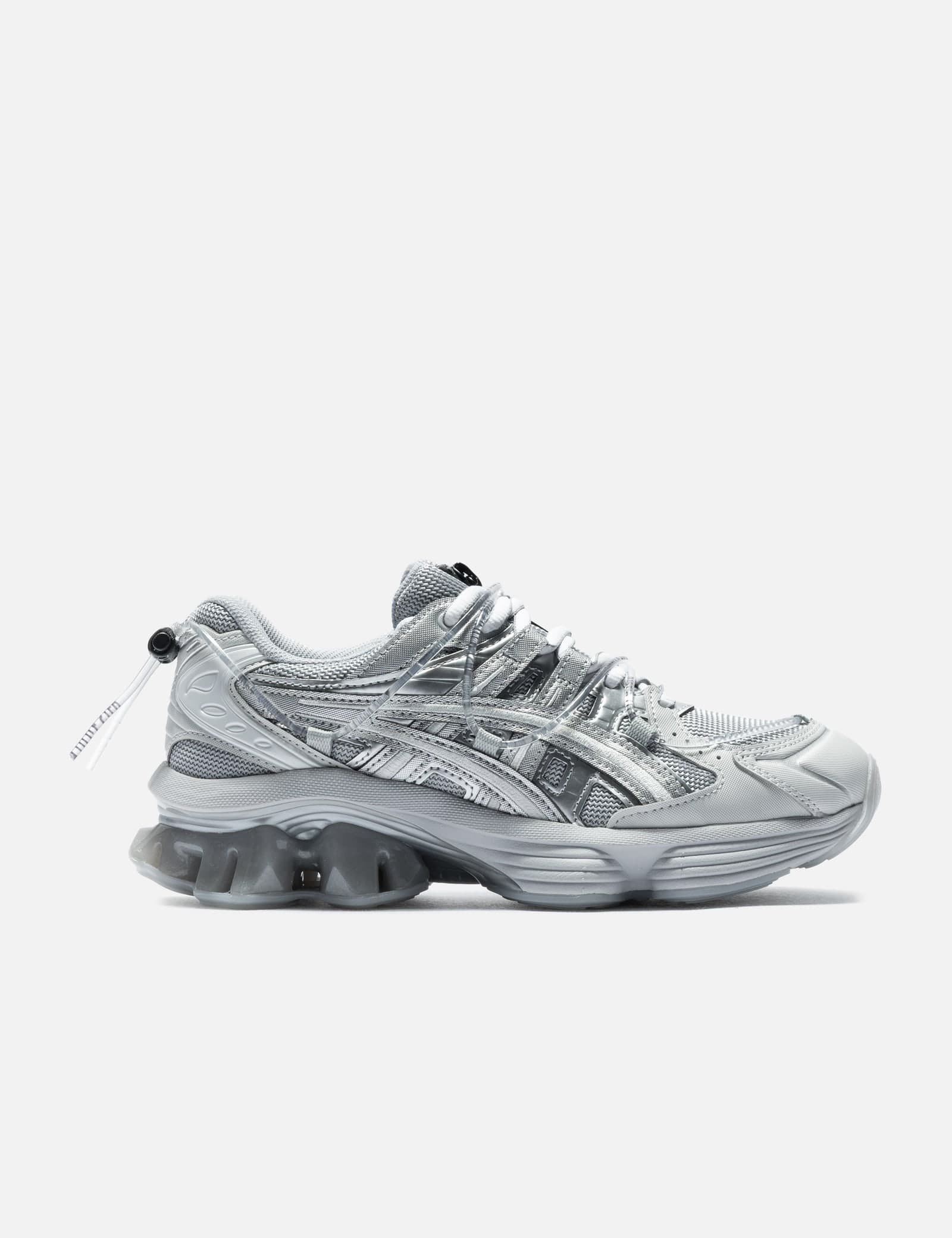 YOASOBI X ASICS Gel-Finetic Fluent Y view 1