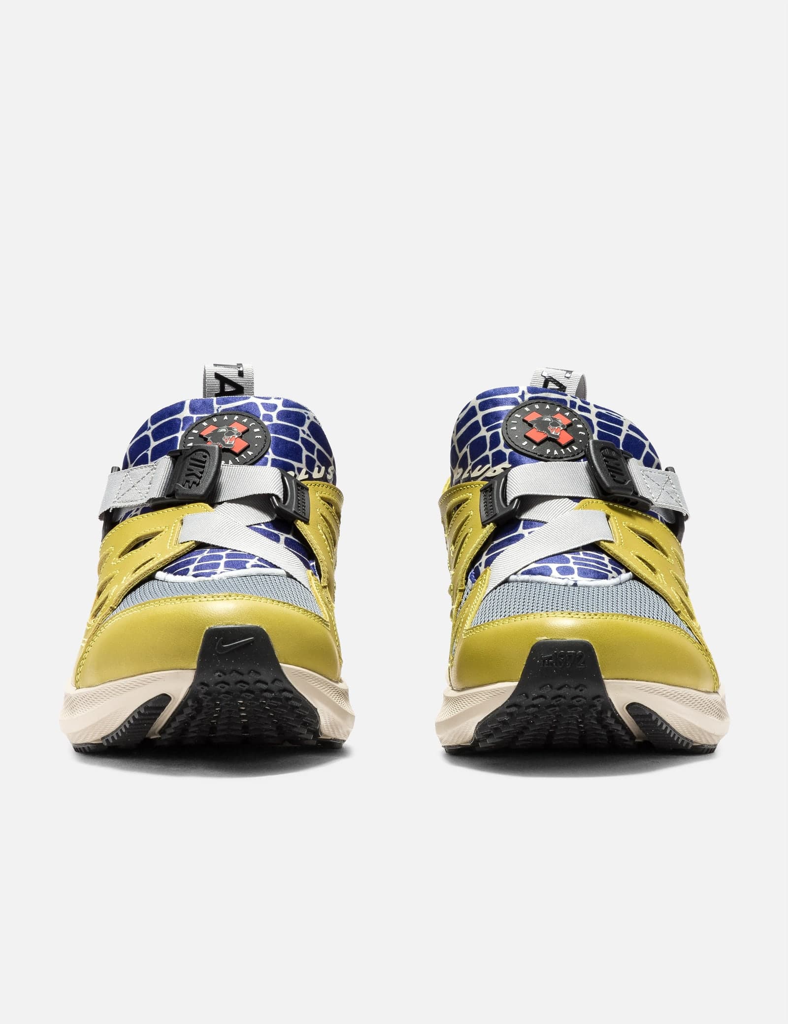 X Patta Air Huarache 20Y24 view 2