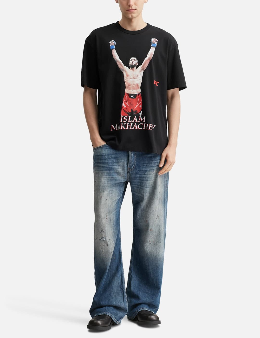 UFC / Washed Heavy Weight Crewneck T-Shirt view 4