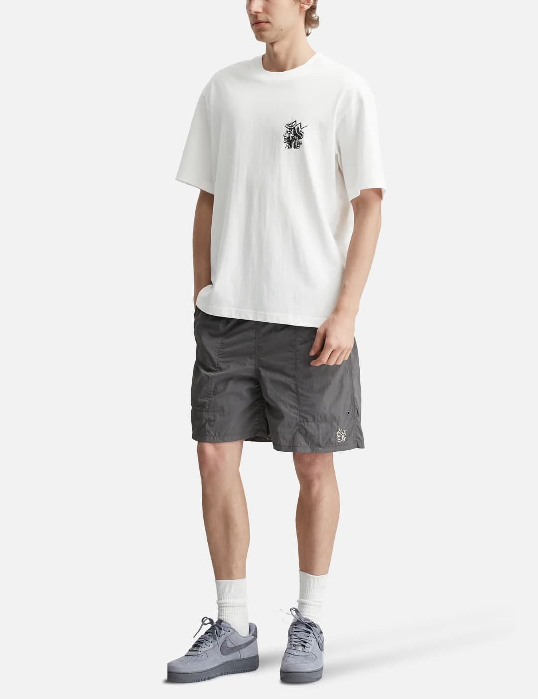 Queenhead Statue Short Sleeves T-Shirt view 5