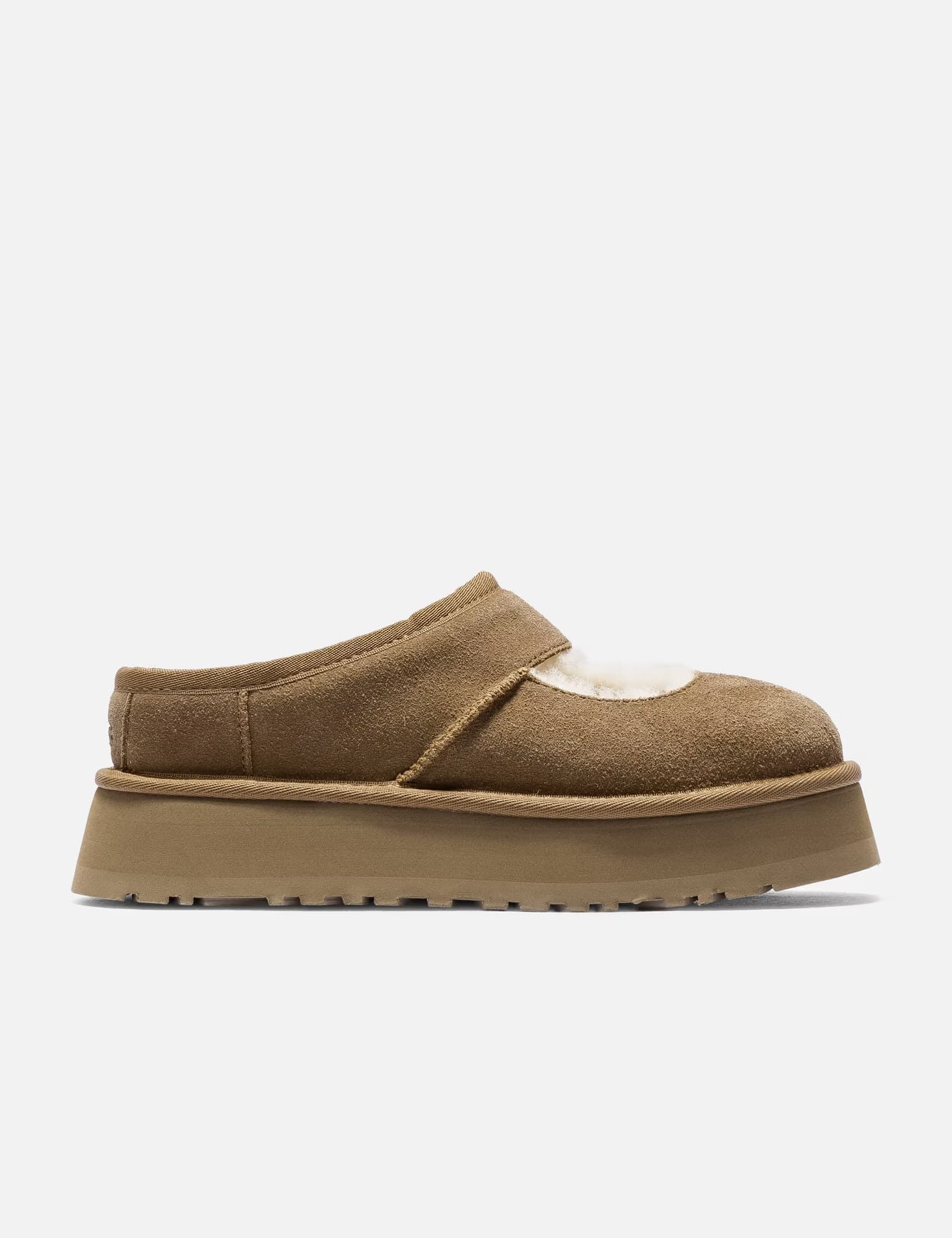 UGG view 9