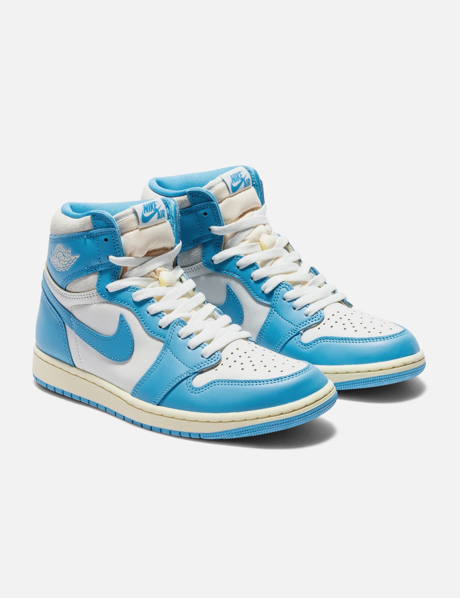 Air Jordan 1 Retro High OG "UNC Reimagined" view 4