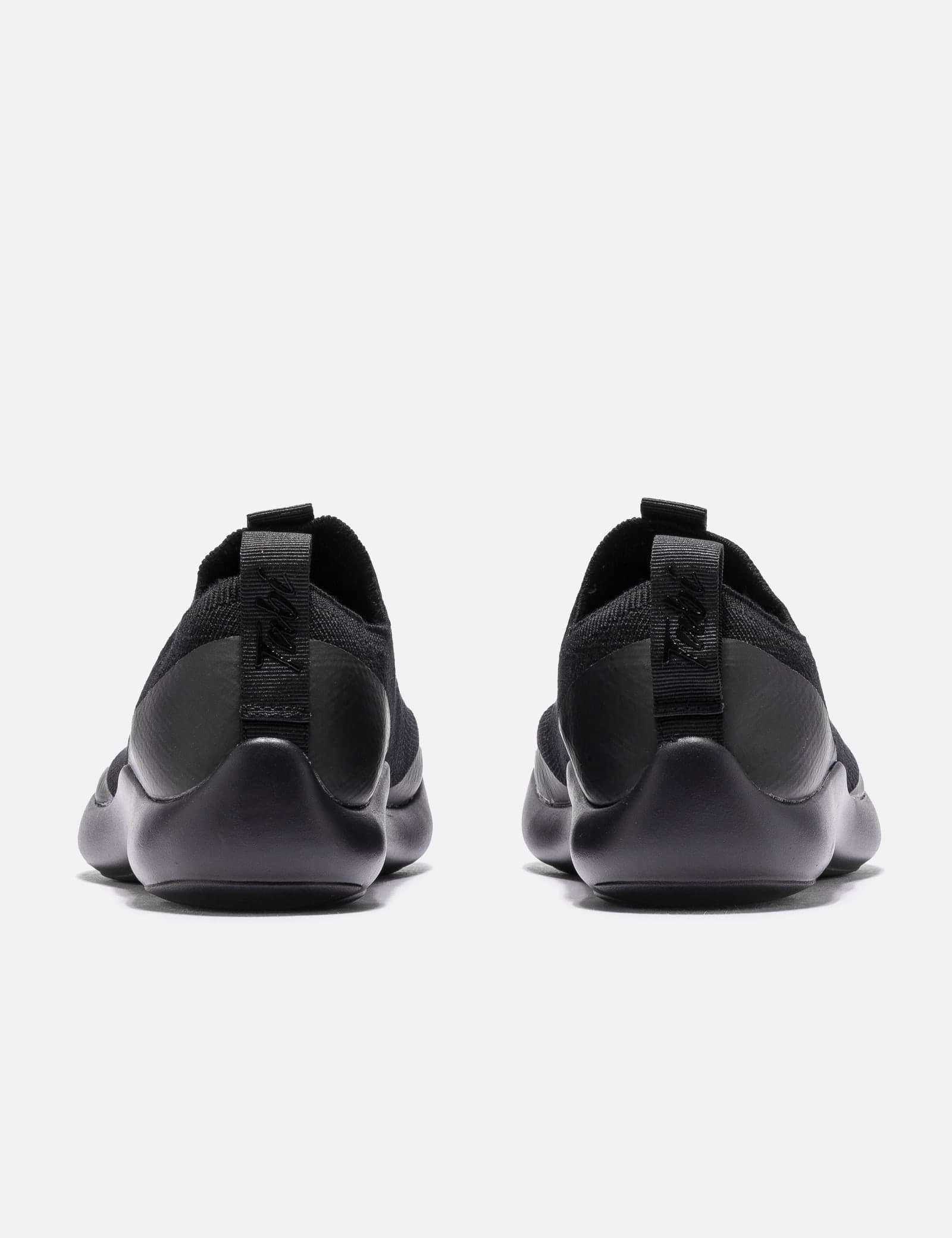 SHOES view 3