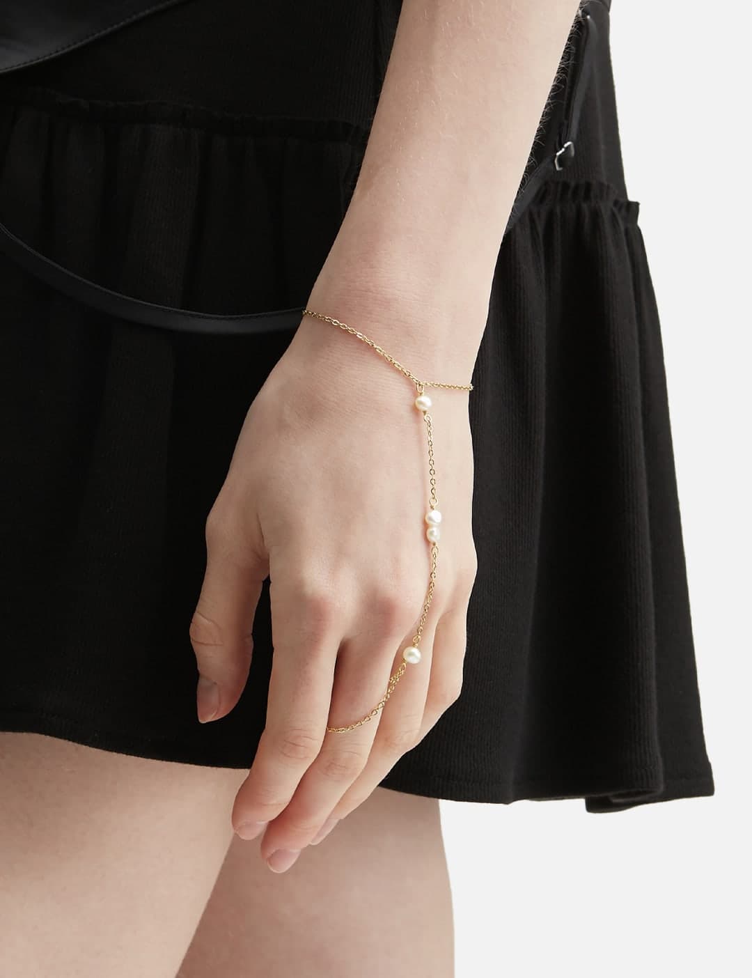 Pearly Handchain view 2