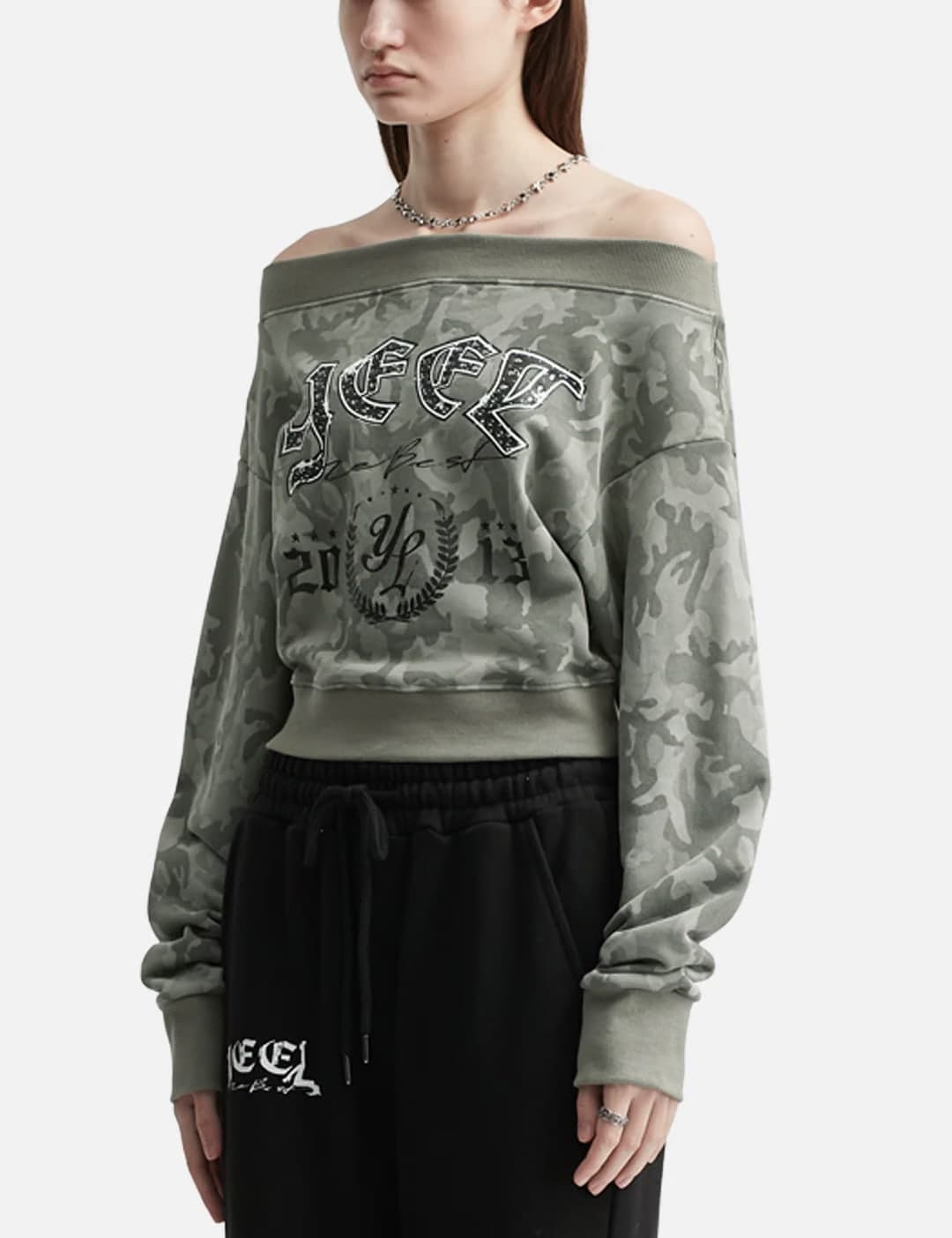 Graphic Off-Shoulder Cropped Top Camo